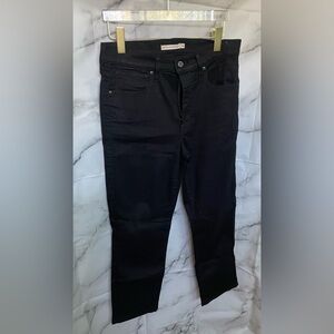 Levi's Women's Black High Rise Straight drop Jeans